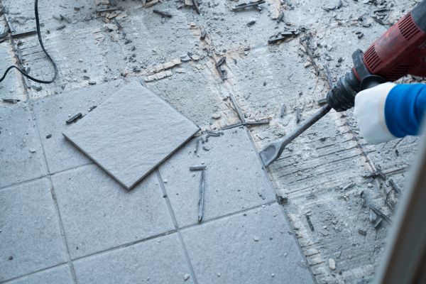 Flooring Removal Service in Bettendorf