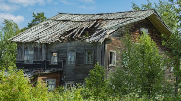 Cottage Demolition in Bettendorf