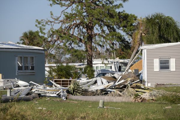 Double Wide Demolition in Bettendorf