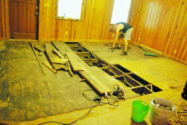 Subfloor Demolition in Bettendorf