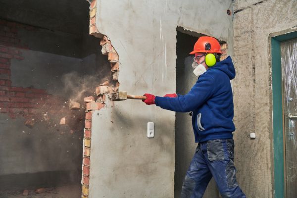 Concrete Wall Demolition in Bettendorf